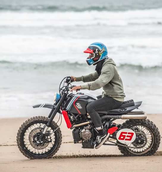 Moto Yamaha XSR700