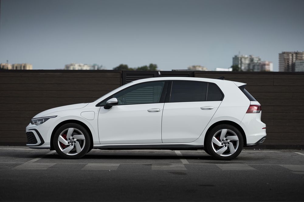 VW Golf VIII GTE 245cv | Só 23.500km | IVA 100% Dedutível
