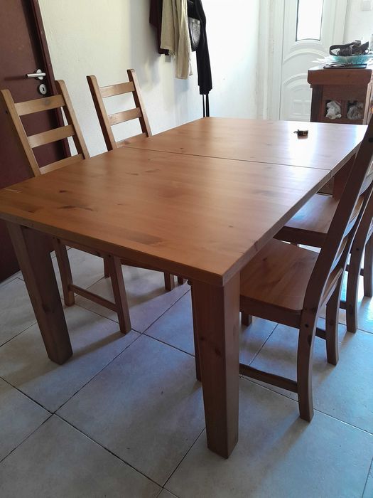 Mesa extensível ikea pinho mel e 4 cadeiras