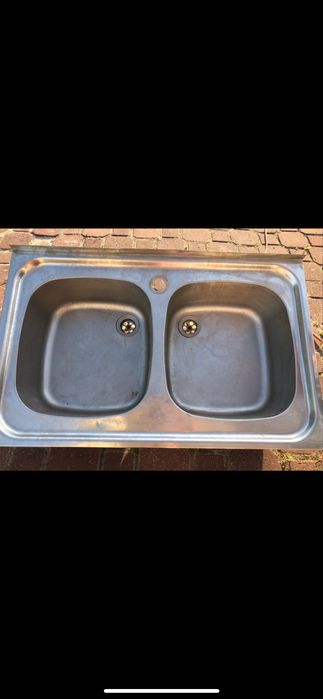 Stalowy zlewozmywak dwukomorowy