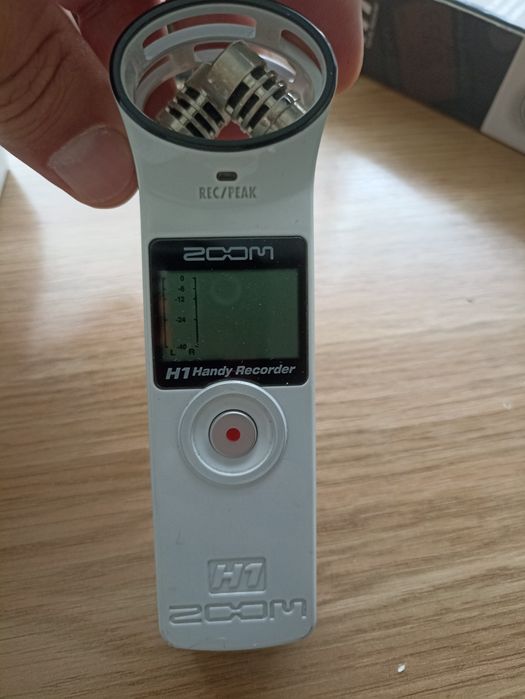 Диктофон ZOOM H1