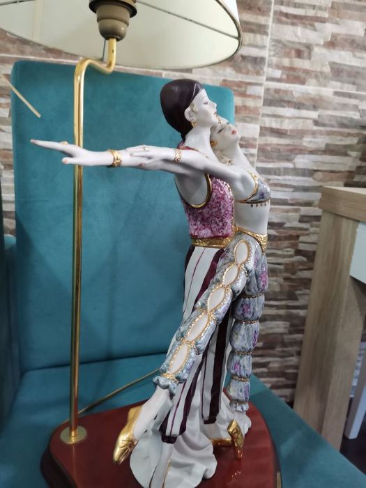 Candeeiro - Escultura em porcelana Capodimonti de Vittorio Sabadin