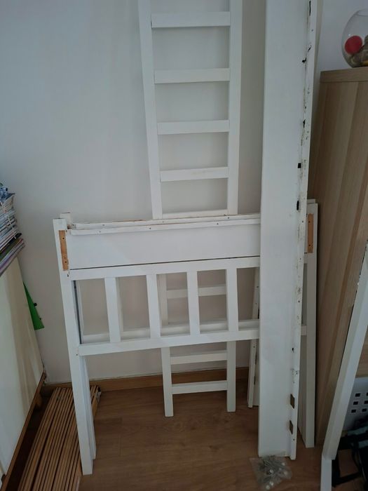 Cama Montessoriana infantil