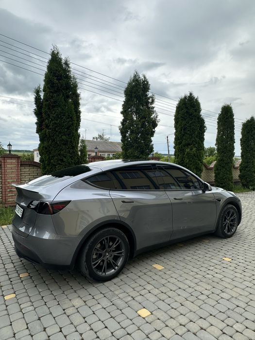 Tesla Model Y Long Range Dual Motor 2024 82.5 кіловат