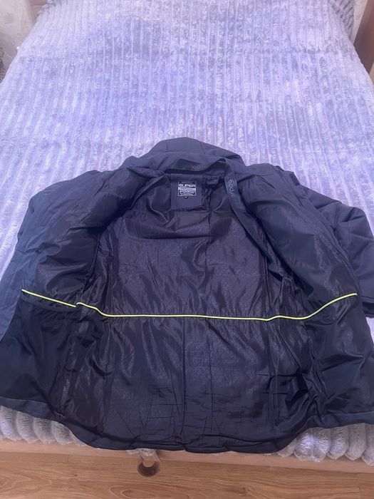 Зимова куртка в хорошому стані