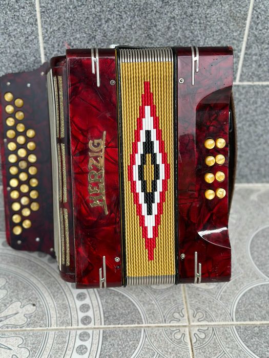 Concertina Hohner Norma III 3 Voz. Sol# Do# Fa#