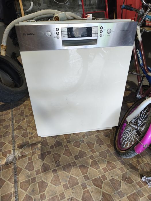 Посудомийна машина вбудована Bosch