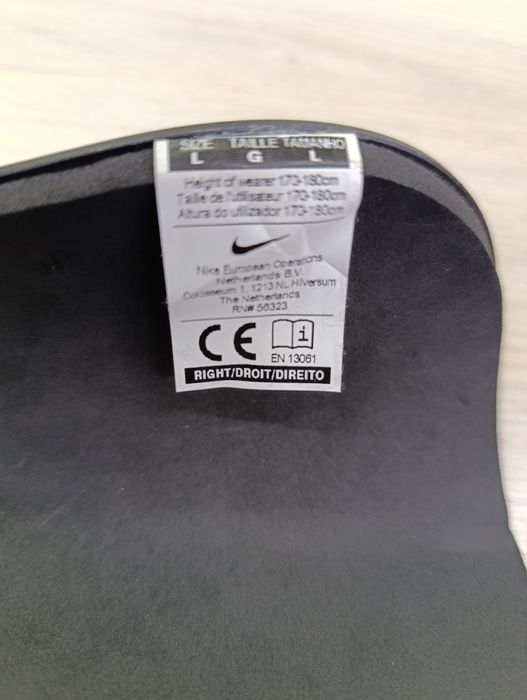 Найк футбольный щиток