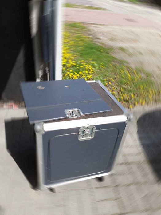 Skrzynia transportowa na kółkach 550x600