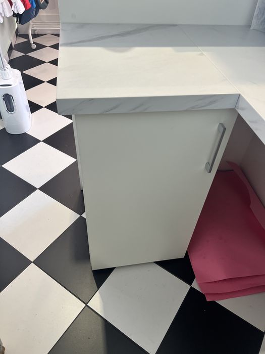 Lada sklepowa / recepcja