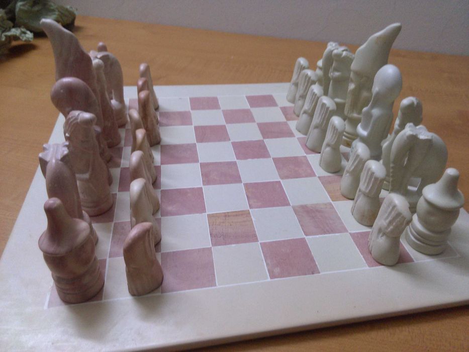 Jogo de xadrez em pedra