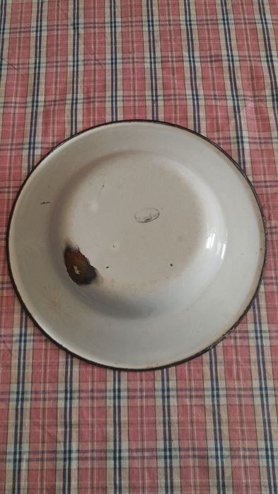 Prato antigo em esmalte
