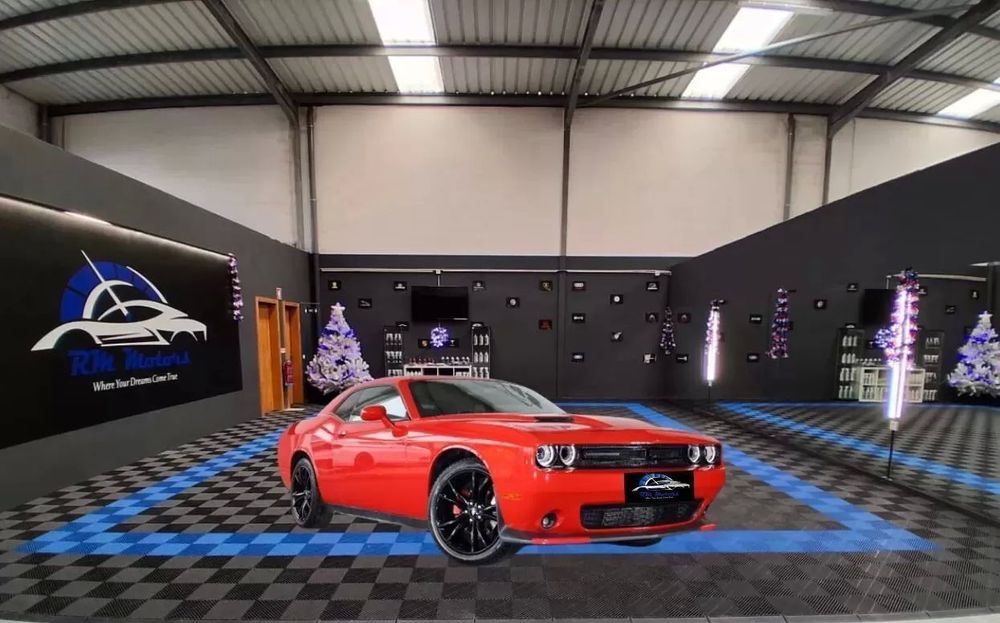 Dodge Challenger Auto SXT Plus