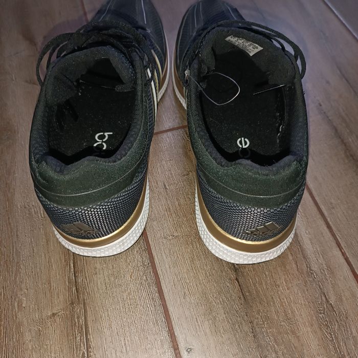 Кроссовки Adidas