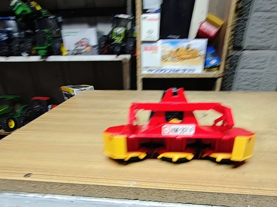 Bruder kosiarka fela