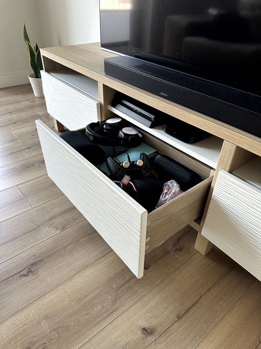 Móvel de TV em ótimo estado.