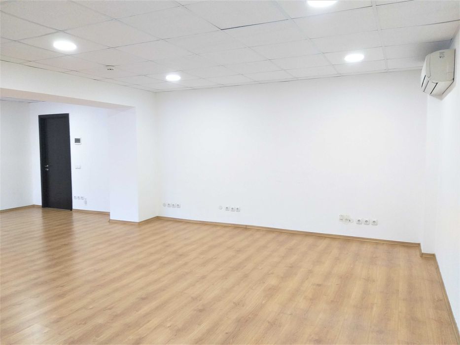 Сдам отличный офис 52 кв.м. open space. Центр города. Стабильный свет!