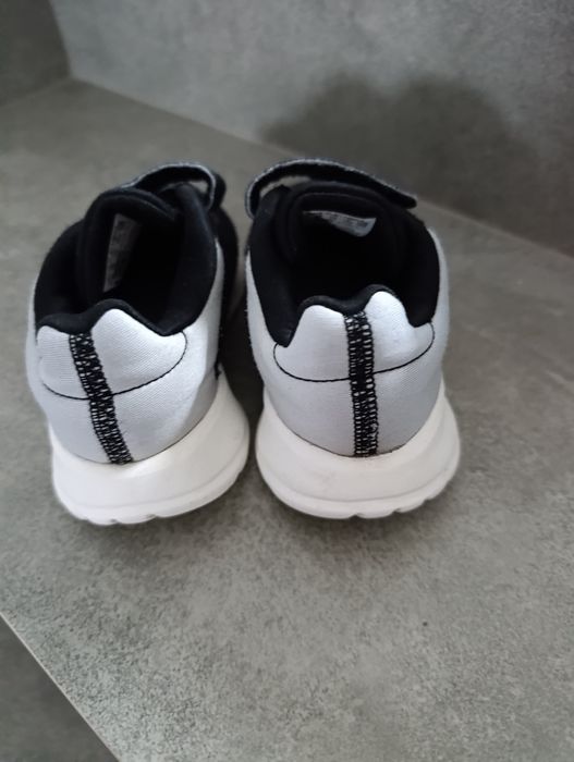 Buty marki adidas 23