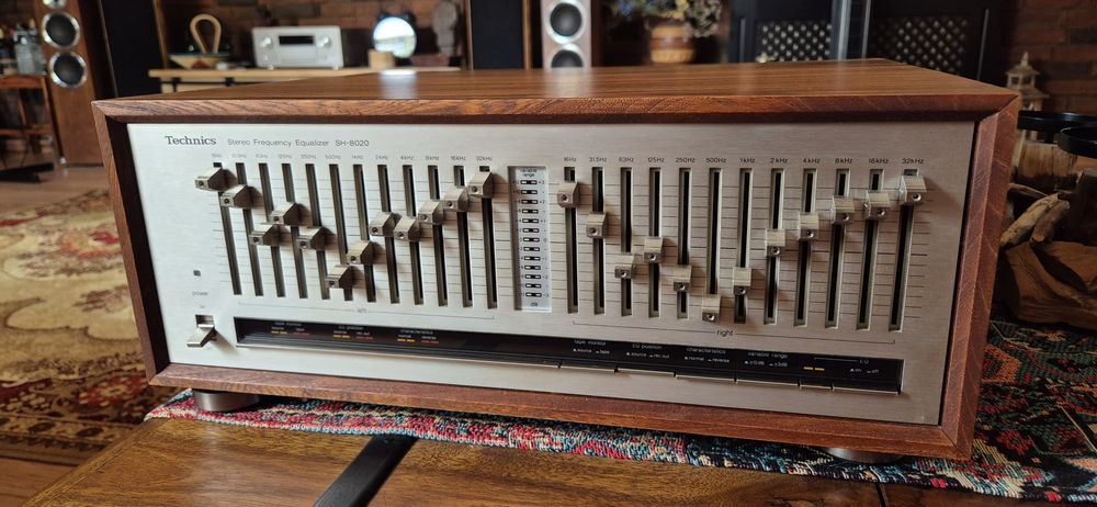 Equalizer Technics SH-8020