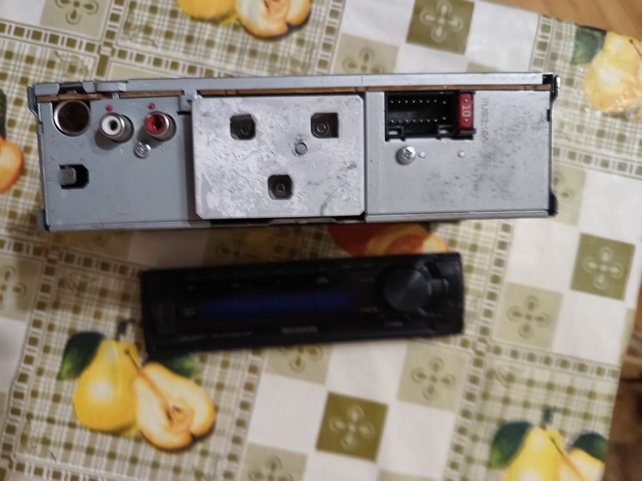 Продам автомагнитолу Kenwood.