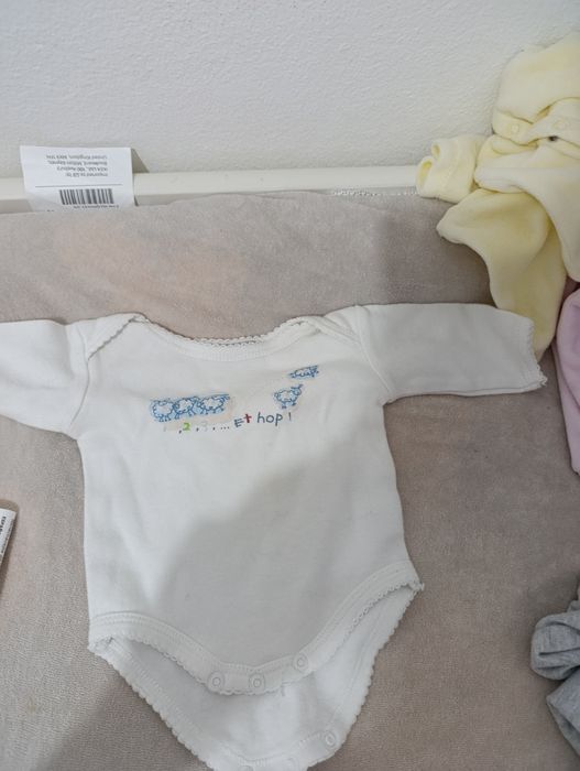 Roupa de bebe dos 0 meses até aos 3 meses