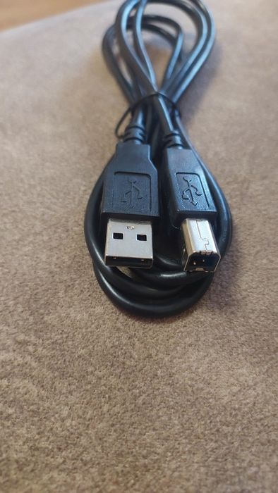 Продам зарядку для ноутбука  hp 65w, та перехідники