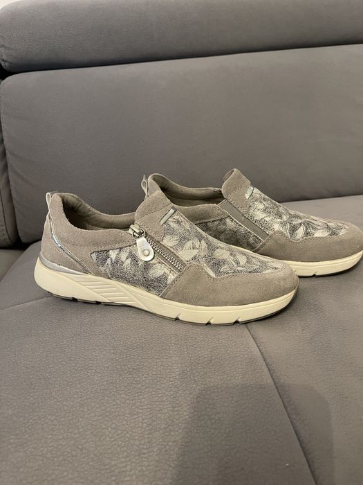 Buty zamszowe Monnari roz. 40 na szeroka stope, jak nowe