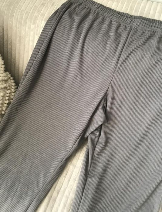 Жіночі штани палаццо.