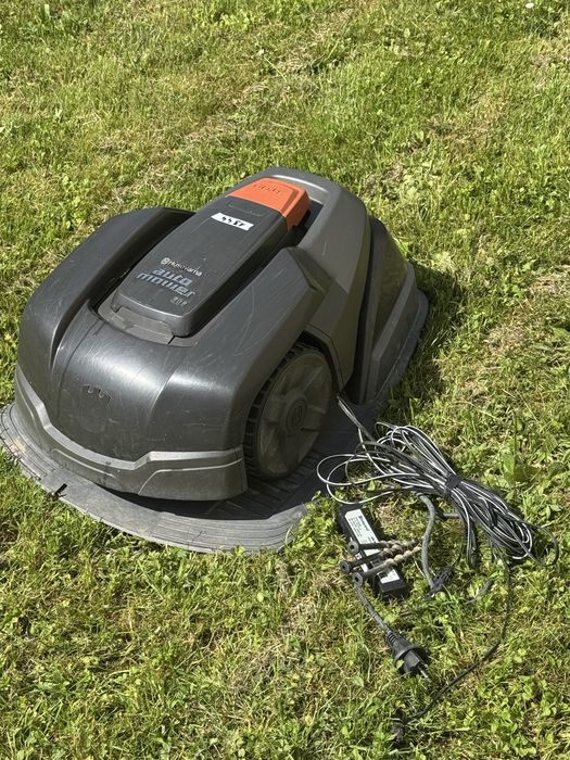 Kosiarka Husqvarna AUTOMOWER 305 kosiła 1344h
