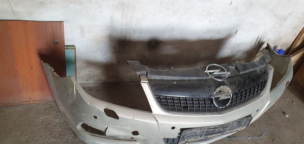 Бампер Опель Вектра с
