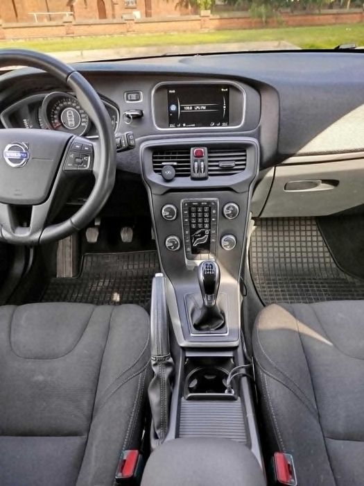 Volvo V40 2015 / 2.0 Diesel