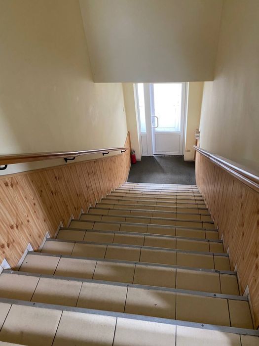 Здається офіс 4 кабінети 80 кв м + склад 30м та 3 паркомісця, вул. Героїв Майдану