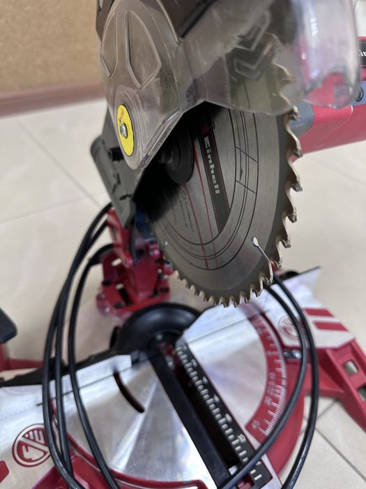 Пила торцовочная Einhell Home TC-MS 2112