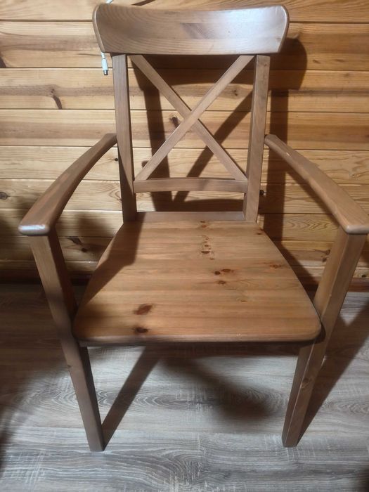 Cadeiras em madeira