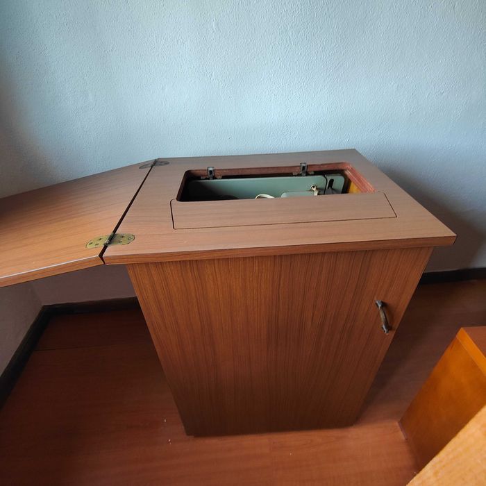 Móvel OLIVA 515 com Máquina de Costura