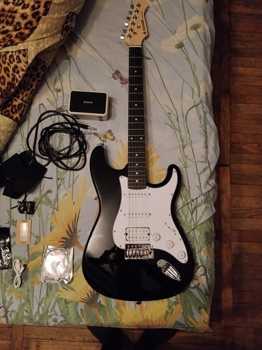 Электрогитара Donner dst-100