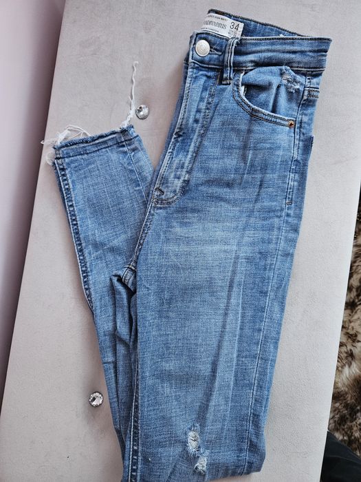 Jeansy nowe stradivarius