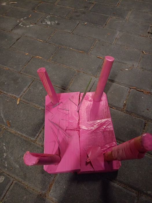 Stołek/taborecik w stylu Barbie