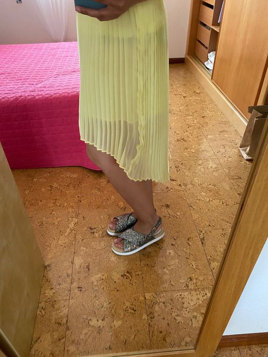 Saia plissada amarela corte irregular M Dutti