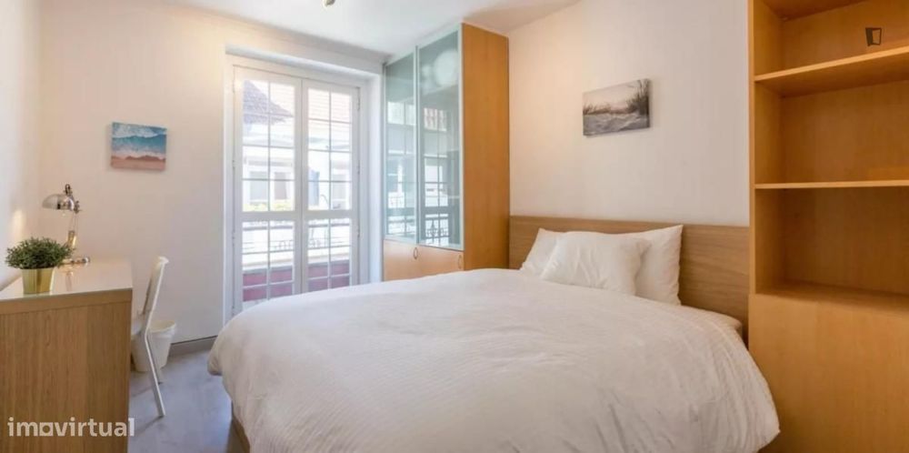 Quarto - localizado em Intendente Lisbon