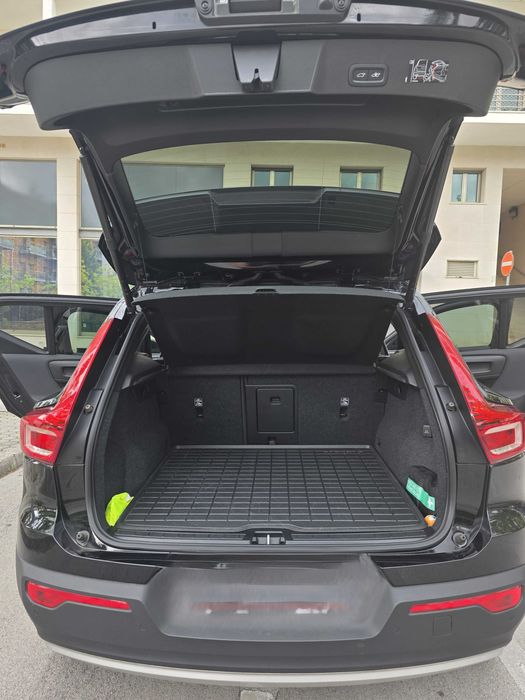 Volvo XC40 T2 Gasolina Momentum Plus de 2021 32000KM