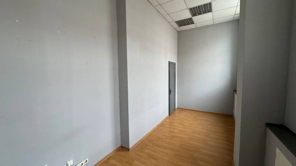 Без%.Кібальчича 2а. 13, 18 кв.м.Під офіс, косметологічні послуги