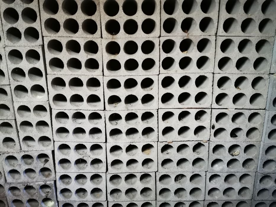 Garrafeira em blocos de cimento