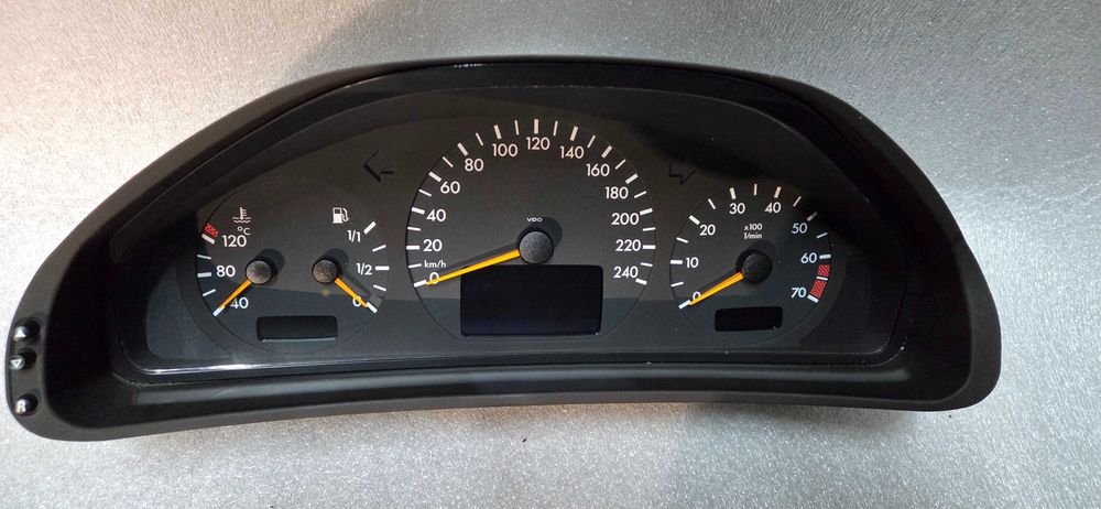 Licznik Mercedes CLK W208 2.0 benzyna -3511