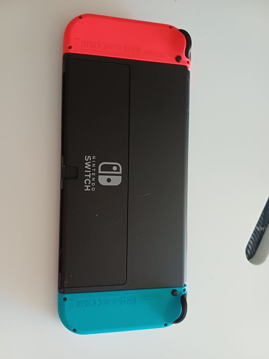 Nintendo Switch OLED Azul e Vermelha