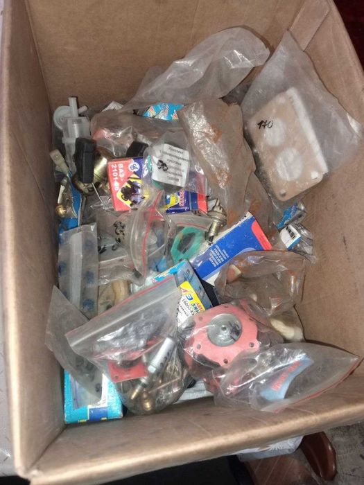 Запчасти ВАЗ, ЗАЗ: ремкомплекты бензонасоса, краны печки, поплавки