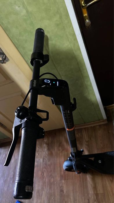 Електросамокат Ninebot F2