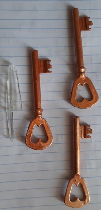 Conjunto de 3 chaves vintage cor cobre