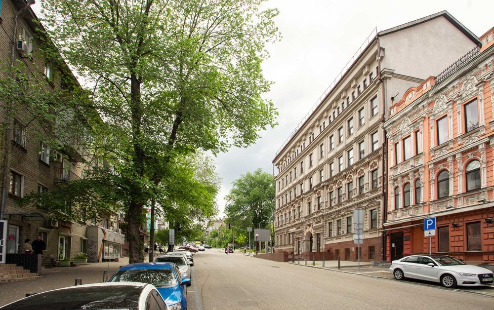 Продаж бізнес-центру 2735 кв.м, вул. Січових Стрільців, 20 (Центр)