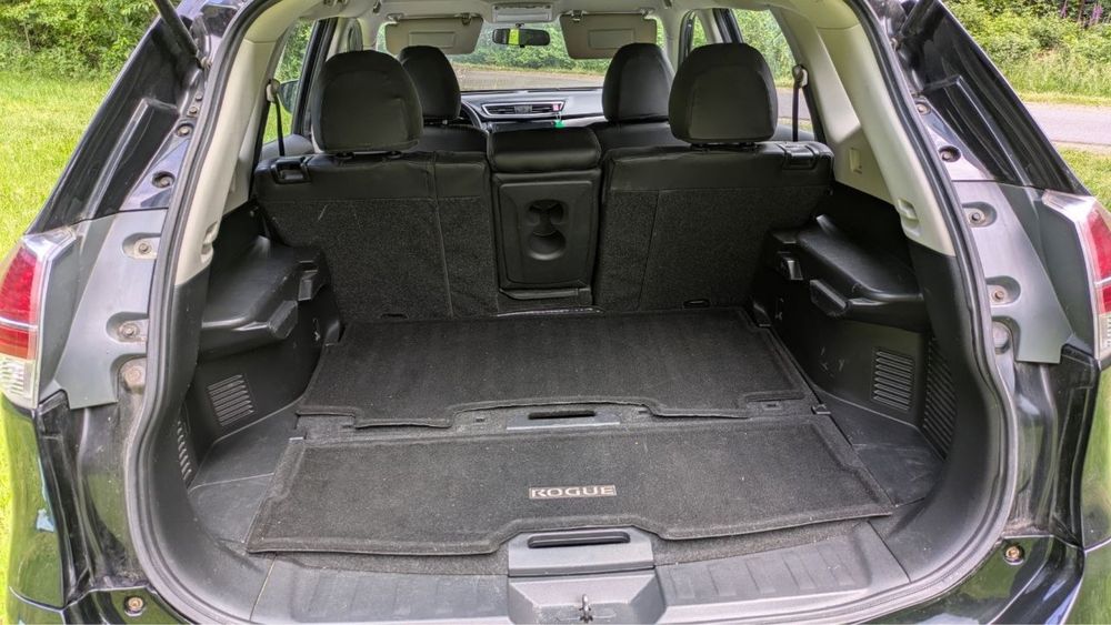 Продам автомобіль Nissan Rogue 2016 року